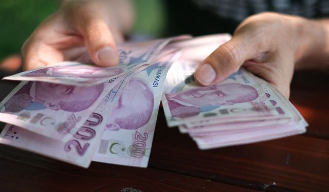 Milyonların Gözü Bu Gelişmede: 1999-2008 Arası Sigortalılar İçin Kademeli Emeklilik Kapısı Açılacak Mı?
