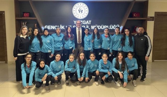 Final Yolunda Sürpriz Buluşma: Takıma Moral Desteği