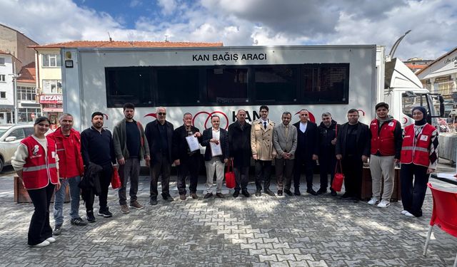 Kızılay'a Din Görevlilerinden Kan Bağışı