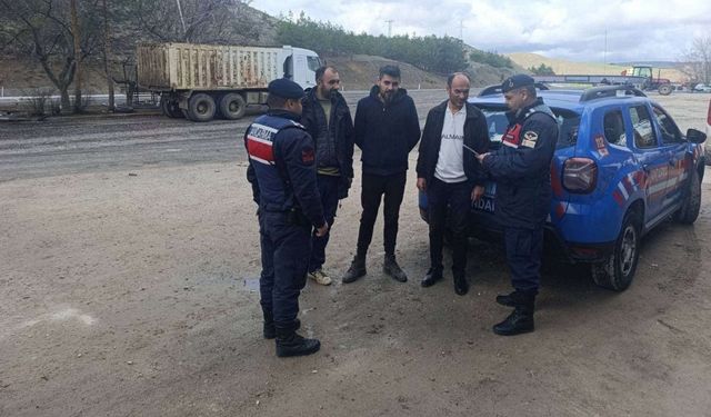 Yozgat Jandarması Köy Köy Gezip O Tabelayı Astı