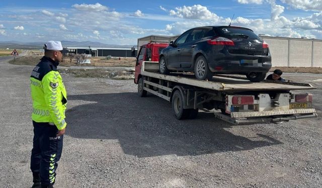 Yozgat’ta Jandarma Araçları Durdurdu, Hacizli Araçlar Ele Geçti