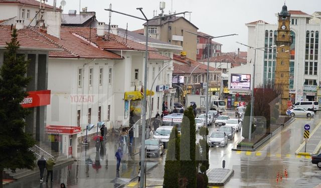 Yozgat’ta Şiddetli Sağanak Hayatı Durdurdu