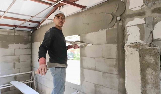 Gençlere çağrı: Meslek edinin diyen 19 yaşındaki usta kazancını anlattı