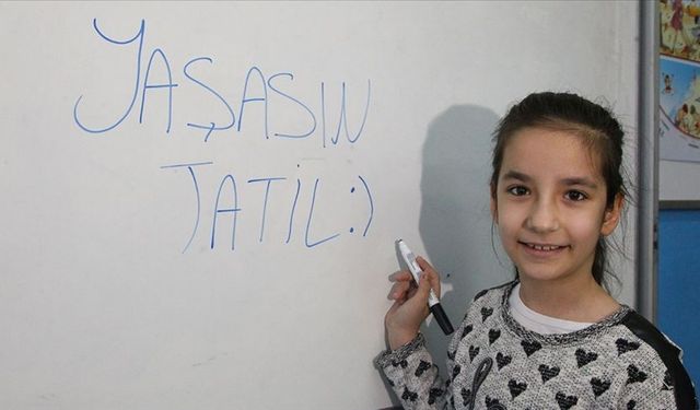 Okullarda ara tatil kalkacak mı, yaz tatili uzayacak mı? MEB Bakanı Yusuf Tekin açıkladı