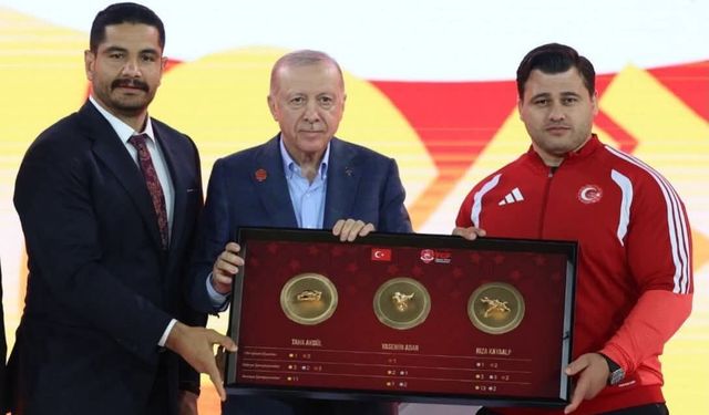 Rıza Kayaalp, Gençlik Şöleninde Cumhurbaşkanıyla Buluştu