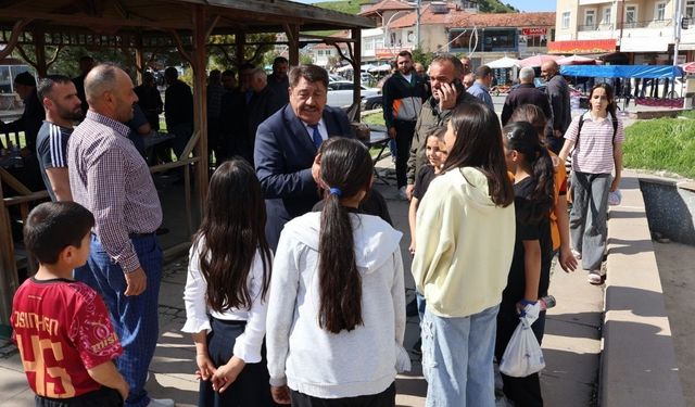 Yozgat'ta Protokol ve Vatandaş Meydanda Bayramlaştı