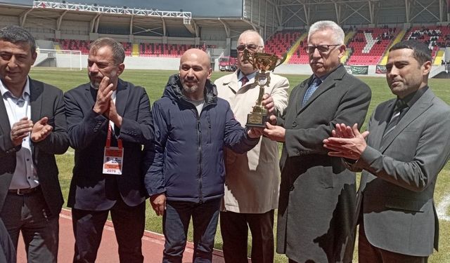 Zirveye Adını Yazdırdılar! Yozgat'ta Şampiyonluk Coşkusu