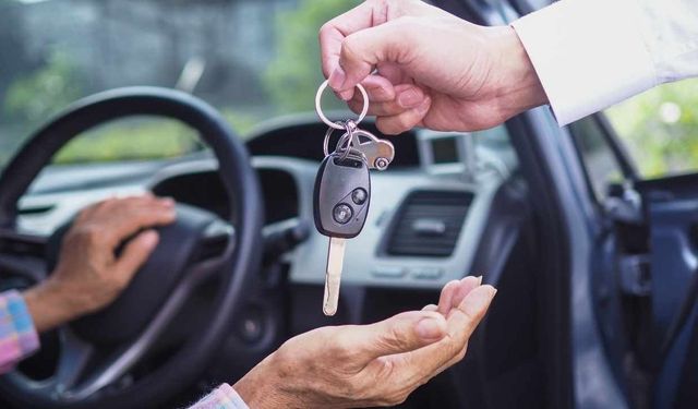 6 Ay 6 Bin Kilometre Kuralı Uzatıldı mı? Ticaret Bakanlığı Hangi Tarihi Açıkladı?