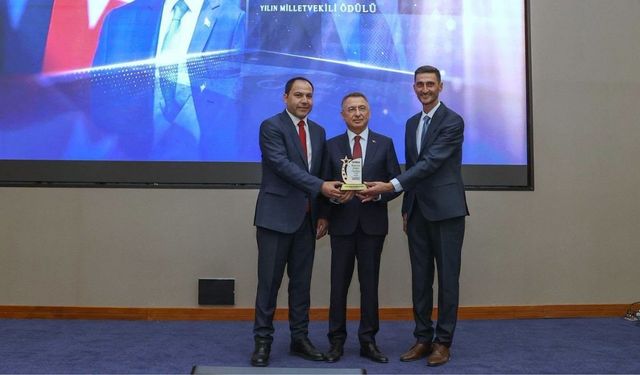 Hemşerimiz Fuat Oktay, Yılın Milletvekili Ödülünü Aldı