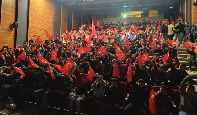 Yozgat, Akdağmadeni'nde Milli Maç Heyecanı Sabah Namazı ile Birleşti