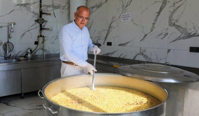 Yozgat'ta Başkan Aşure Kazanının Başına Geçti