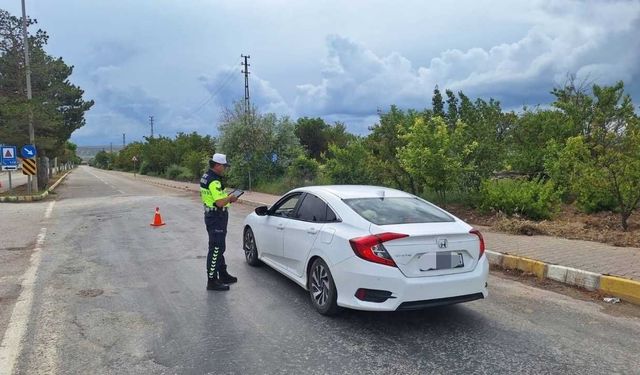 Yozgat’ta Jandarma Ekipleri Sahaya İndi! Trafik İhlali Yapan Sürücülere Ceza Yağdı