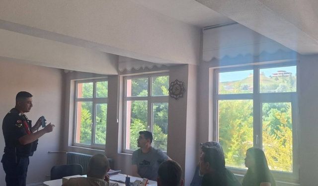 Boğazlıyan'da Jandarma Ekiplerinden Okullarda HAYAT 112 Bilgilendirmesi