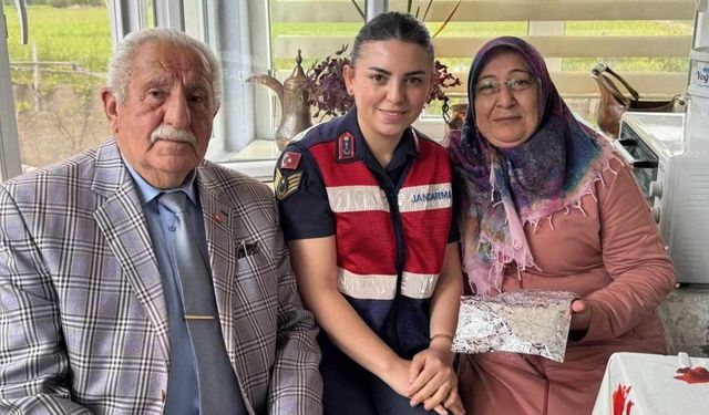 Yozgat'ta Jandarma Kapıyı Çaldı, Aile Bağlarını Güçlendiren Mesajlar Verdi