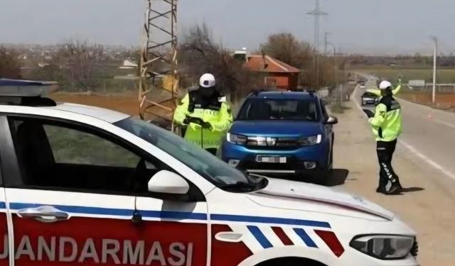 Yozgat'ta Sürücü Belgesiz Trafiğe Çıktı, Jandarma Acımadı