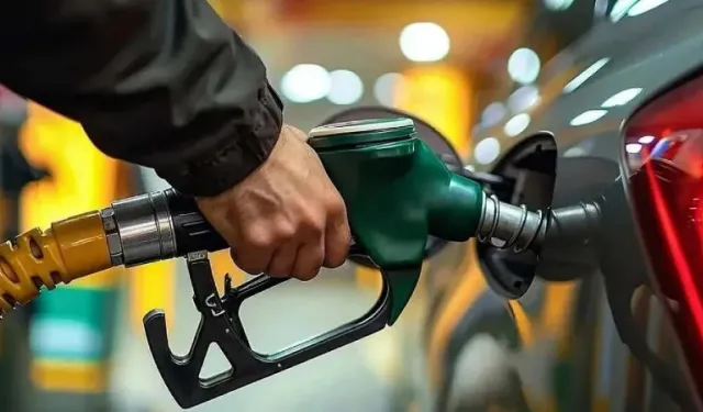 Benzin ve motorine indirim gelecek mi? İşte güncel akaryakıt fiyatları