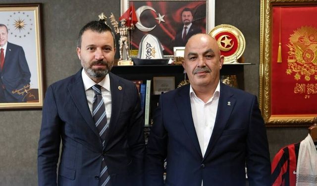 AK Parti Yozgat Teşkilatına Yeni Katılım! Rozeti Süleyman Şahan Taktı