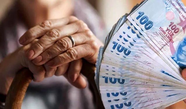 SGK'dan emekliye zam farkı takvimi: 13 bin 500 liraya varan ödeme için tarih netleşti