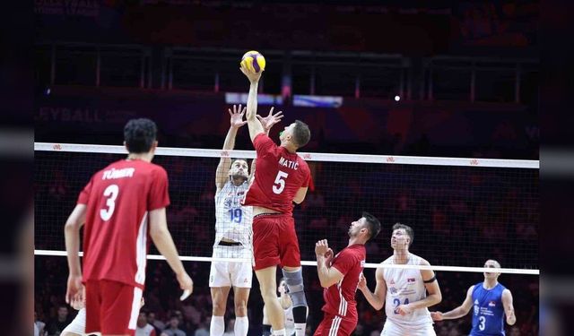 Filenin Efeleri Sırbistan’ı Set Vermeden Geçti: Belgrad’da 3-0’lık Net Galibiyet
