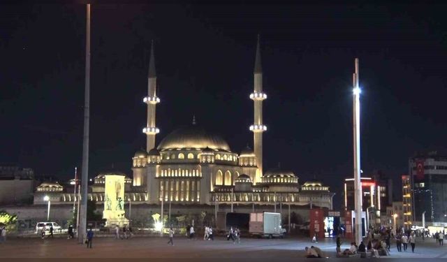 15 Temmuz’un 10. Yılında 81 İlde Saat 00.13’te Selalar Okundu