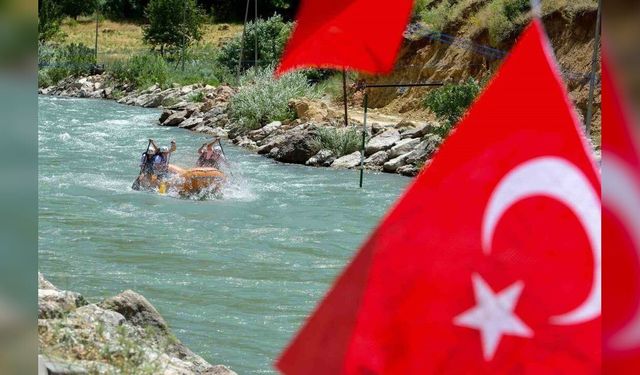 Çatak’ta rafting heyecanı sona erdi: Yozgatlı antrenörün memleket gururu