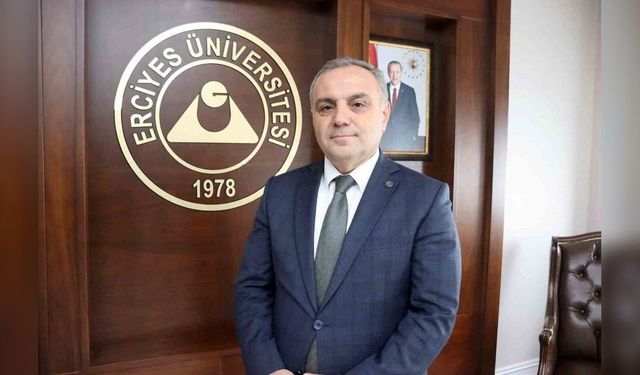 Rektör Altun’dan üniversite adaylarına tavsiye: ‘Dijital alanlara, yapay zekaya yönelin’