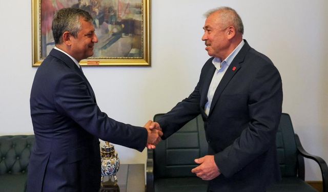 14 ilçe, kadın kolları, gençlik kolları tek yürek: Abdullah Yaşar Ankara'da soluğu Özel'in yanında aldı