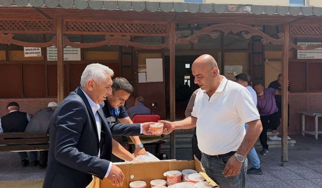 Şefaatli'de Muharrem Ayı Bereketi Aşure İkramıyla Yaşatıldı