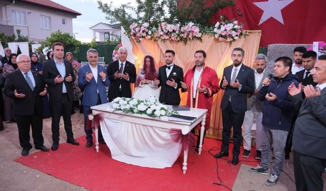 Vali Mehmet Ali Özkan Ateş Ailesinin Mutluluğunu Paylaştı