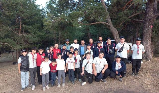 Akdağmadeni’nde İzcilik Heyecanı: Gençliğe Değer Kampı Sona Erdi
