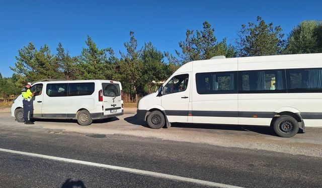 Çayıralan’da Trafik Jandarmasından Sıkı Denetim: 6 Sürücüye Cezai İşlem