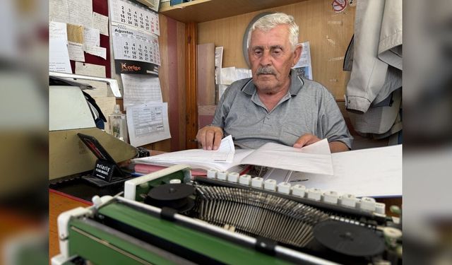 Daktilo sesini nihavent makamına benzetti: 22 yıldır 4 metrekarede arzuhalcilik