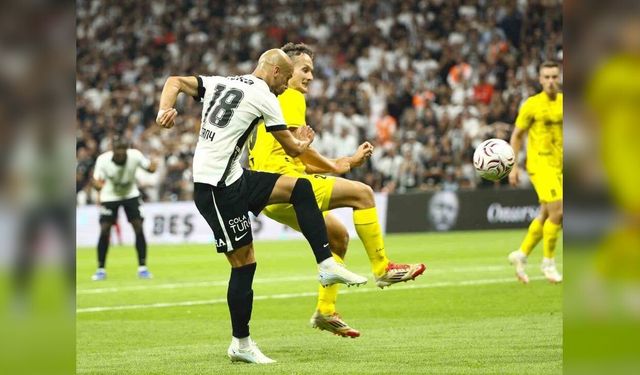 Beşiktaş, UEFA Avrupa Ligi'nde Hradec Kralove karşısında ilk yarıyı Cerny'nin golüyle 1-0 önde tamamladı