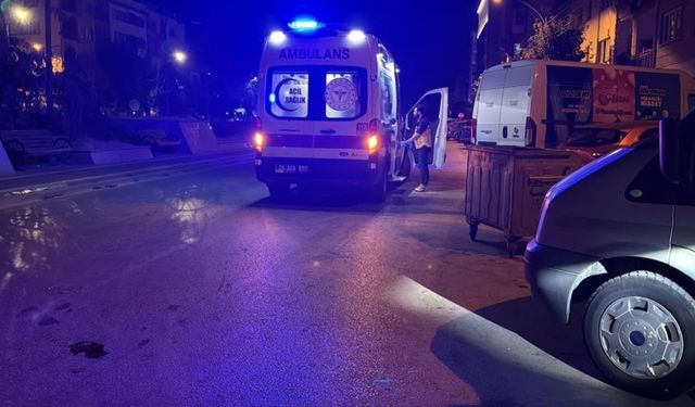 Kiraladığı Scooter’dan Düşüp Yol Ortasında Sızdı! Alkollü Kadın Hastaneye Kaldırıldı