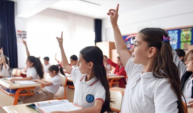 Okullar Ne Zaman Açılıyor 2026? MEB Açıkladı: İşte Okulların Açılacağı Tarih