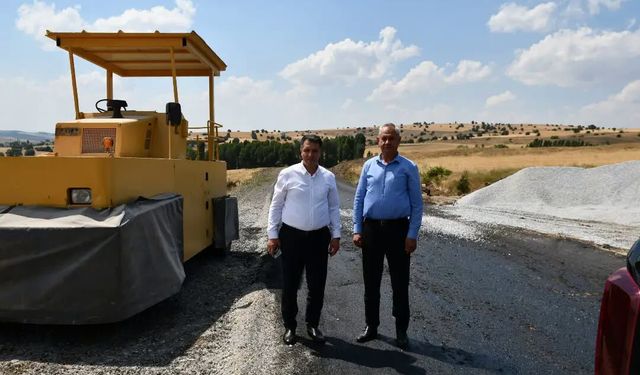 Sorgun'da Köy Yollarında Çalışmalar Sürüyor