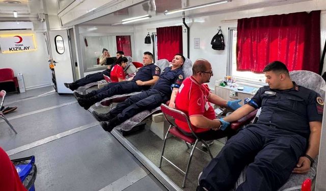 Yozgat Jandarmasından Kızılay'a Örnek Destek