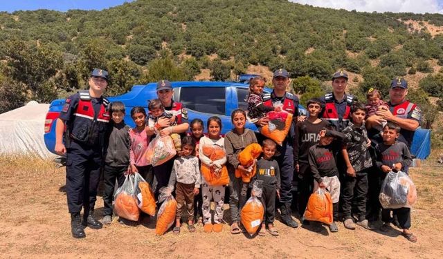 Yozgat Jandarmasından Meşe Kömürü İşçilerinin Çocuklarına Anlamlı Ziyaret!