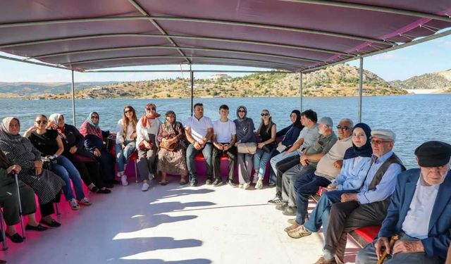 Yozgatlı Şehit Aileleri Çekerek’i Gezdi