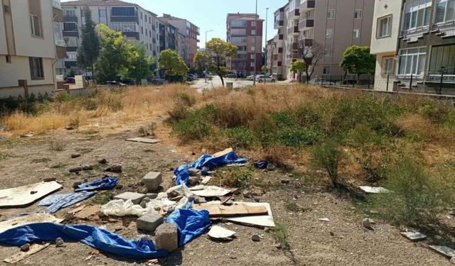 Yerköy’de Boş Arsalar Temizleniyor: Mahallelerde Çalışmalar Sürüyor