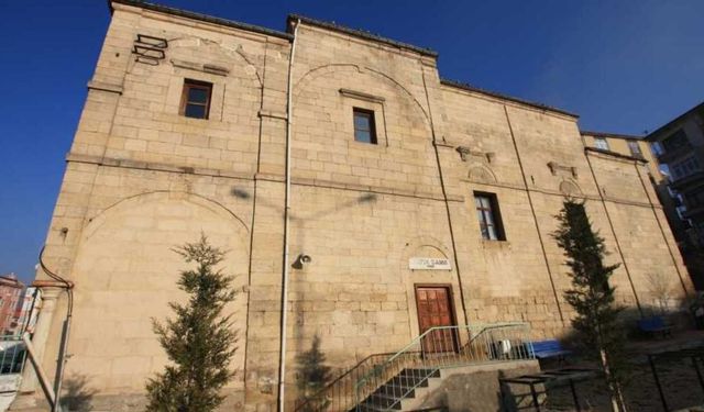 Yozgat’ın Tarihi Mirası: Fatih Camii Ziyaretçilerini Bekliyor