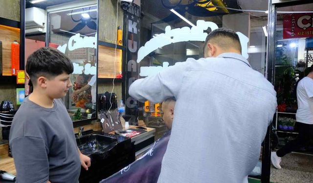 Yozgat’ta Genç Berber Adayları Mesleğe Hazırlanıyor