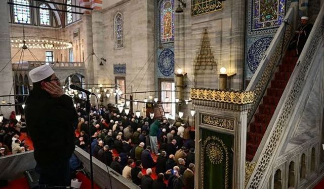 Yozgat'taki Camilerde Bu Cuma: Tebliğ Sorumluluğu ve Sosyal Medya Uyarısı