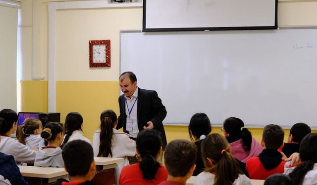 Bilim Ateşi Köylerde Yanıyor: Yozgatlı Profösörden Çankırı'ya Anlamlı Çıkarma