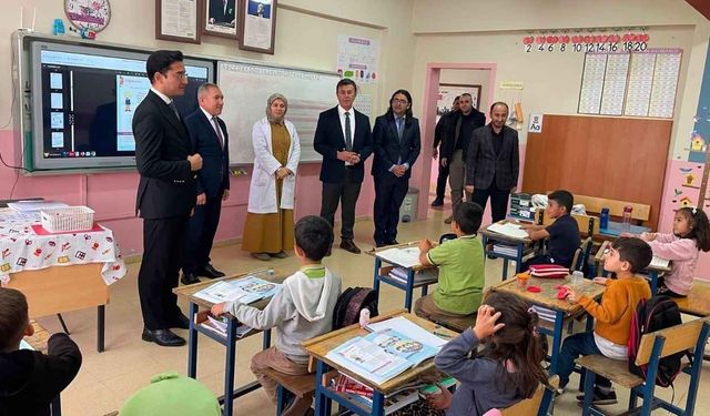 Kadışehri’nde Çocuklar İçin Anlamlı Destek: Ayakkabılar Dağıtılıyor