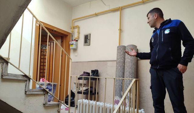 Yozgat Belediyesi Ekipleri Olay Yerinde: Bıçaklı Kiracı Zabıtaya Zor Anlar Yaşattı!
