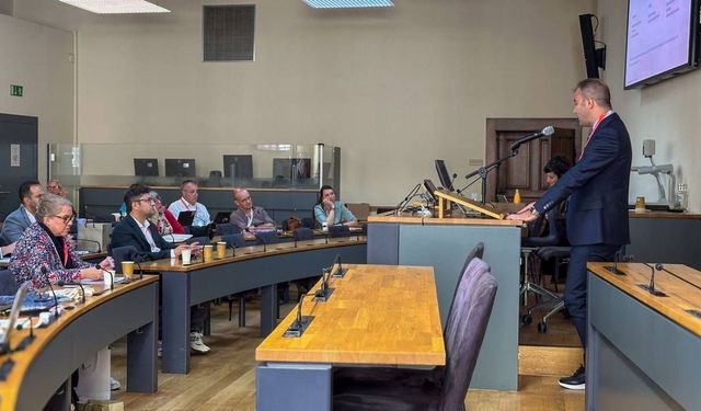 Yozgat’ın Başarısı İsviçre’de Sahneye Çıktı: "Öğrenen Şehir Yozgat" Avrupa’ya Anlatıldı!