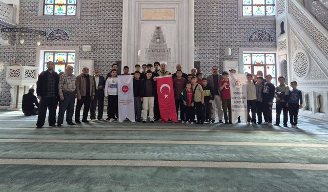 Yozgatlı Gençlerin Yüzü Merkez Yeni Camii'de Güldü
