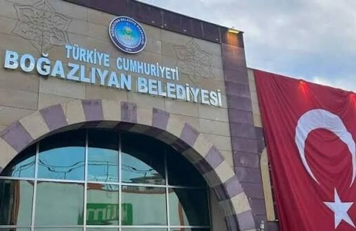 Boğazlıyan Belediyesi’nde Maaş Kesintisi İddiası: “Çalışanların Maaşı Neden Yüzde 50 Azaltıldı?”