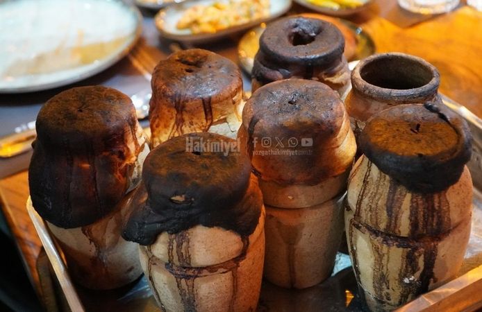 Közde Pişen Eşsiz Lezzet: Yozgatlı Ustadan Testi Kebabının Bilinmeyen Sırları